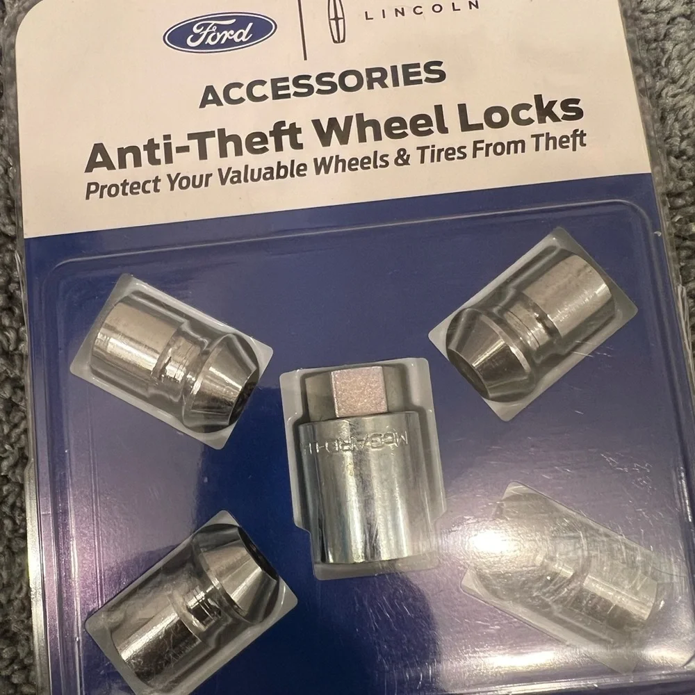 Wheel locks - Picture 1 of 2